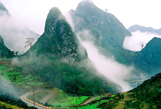 MYSTERY HA GIANG STONE PLATEAU